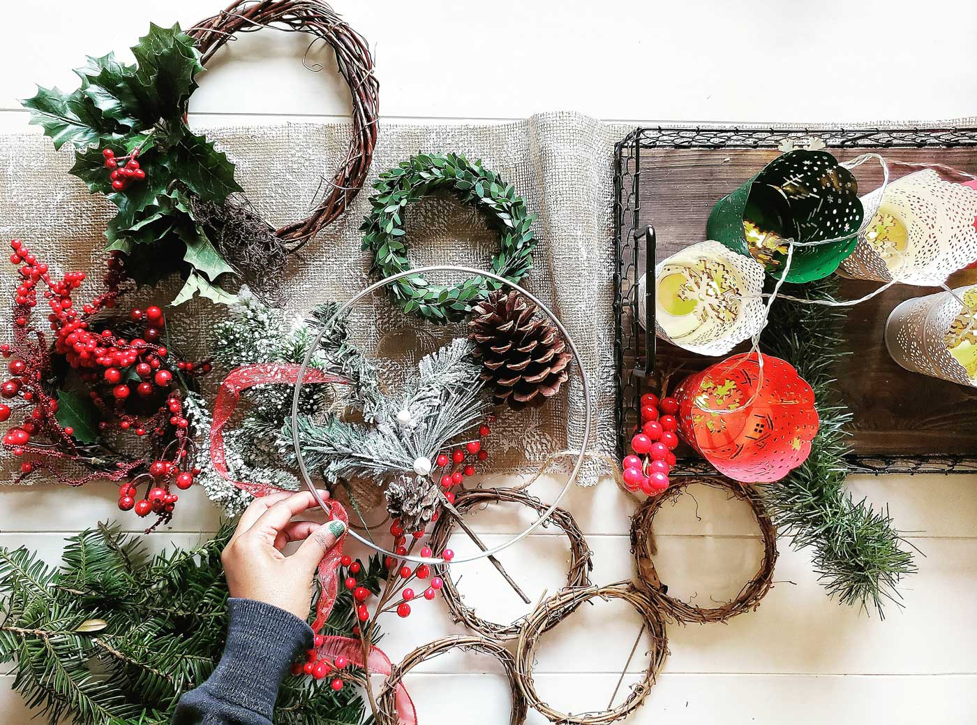 Holiday Mantle and Dining Room Table Decorating Tips