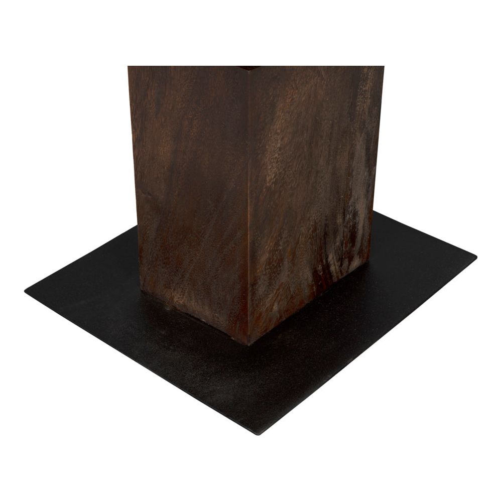 Totem Statue, Munggur by NOIR