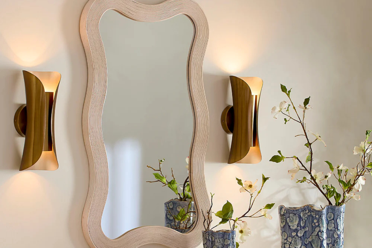 Design Details We’re Loving Right Now: Curves, Warm Tones &amp; Lighting That Finishes the Space