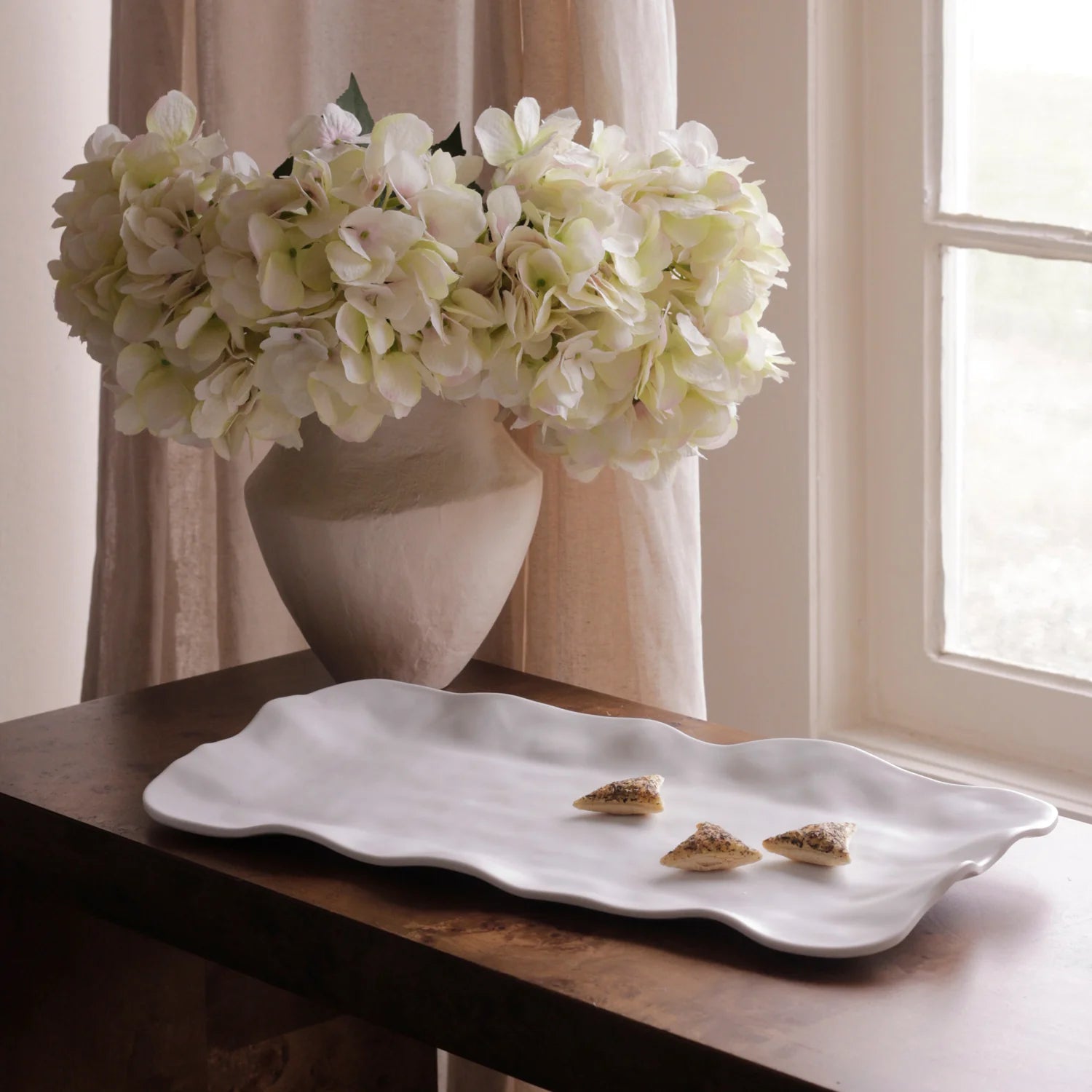 VIDA Nube Long Rectangle Tray – White | Beatriz Ball by Beatriz Ball