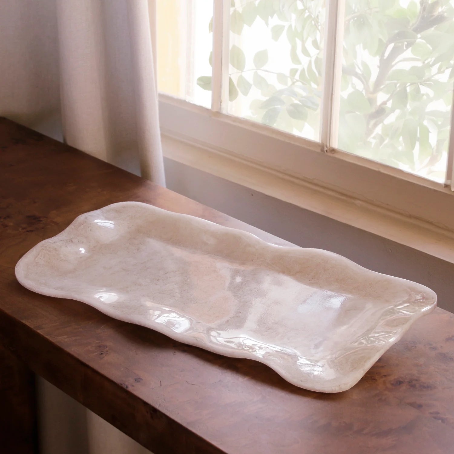 RESIN Alabaster Long Rectangle Tray – White Swirl by Beatriz Ball