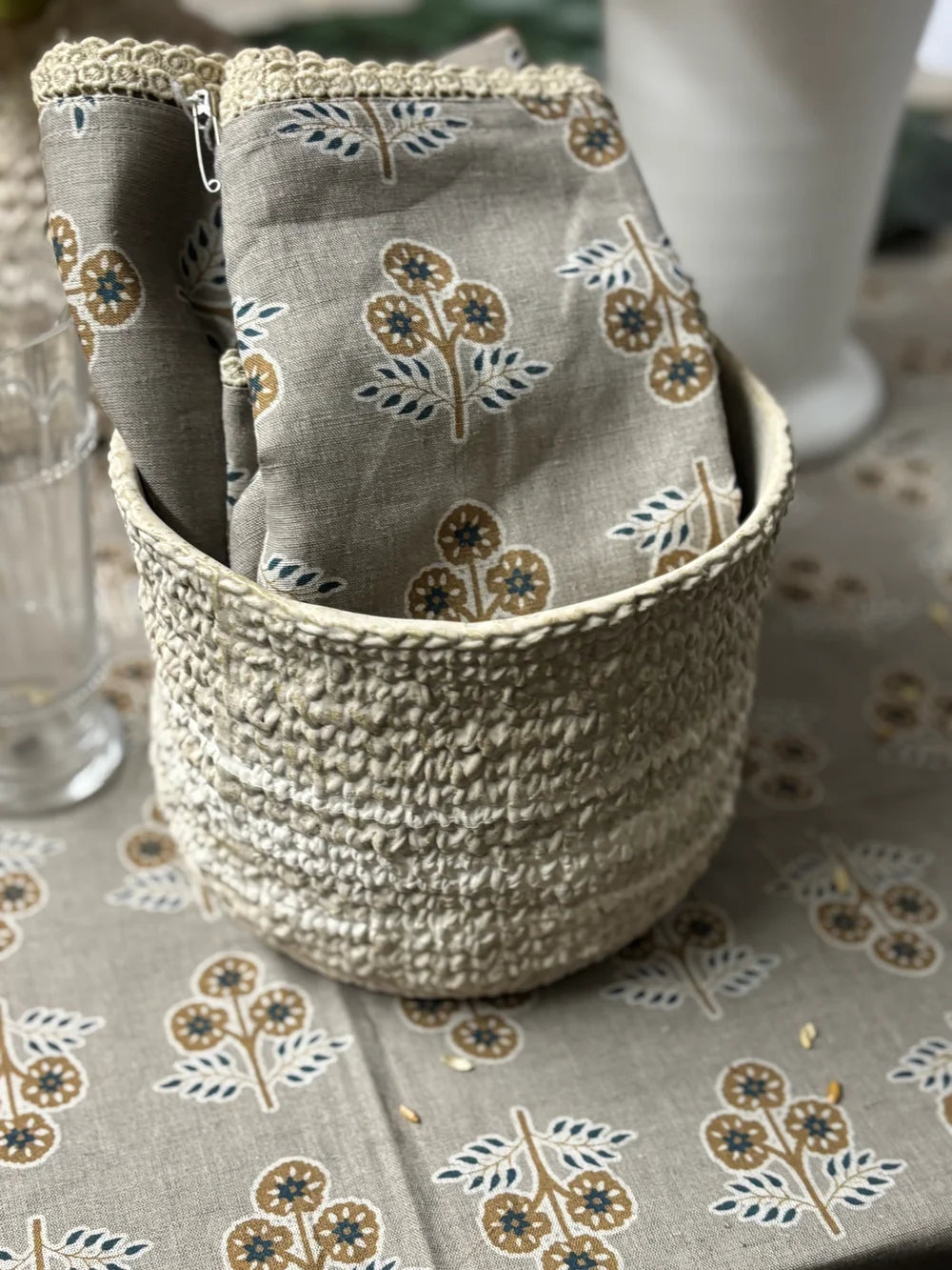 Floral Napkins with Lace Edge, Set of 8 | Abigails by Abigails