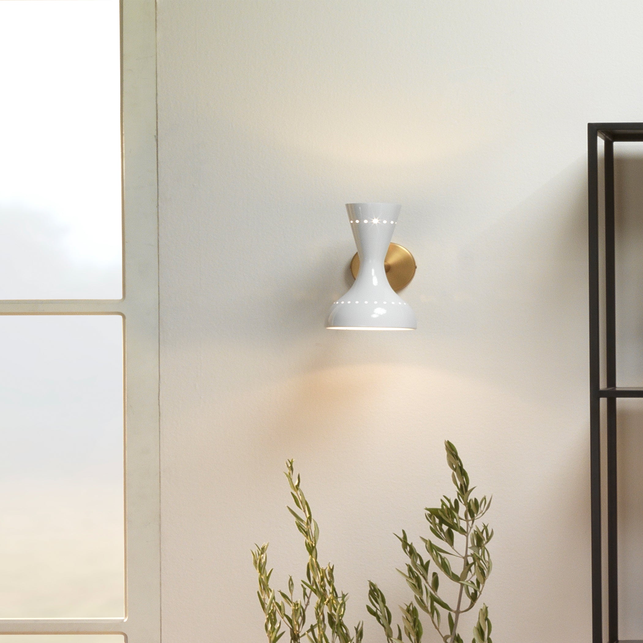 Pisa 1-Light Wall Sconce by Jamie Young