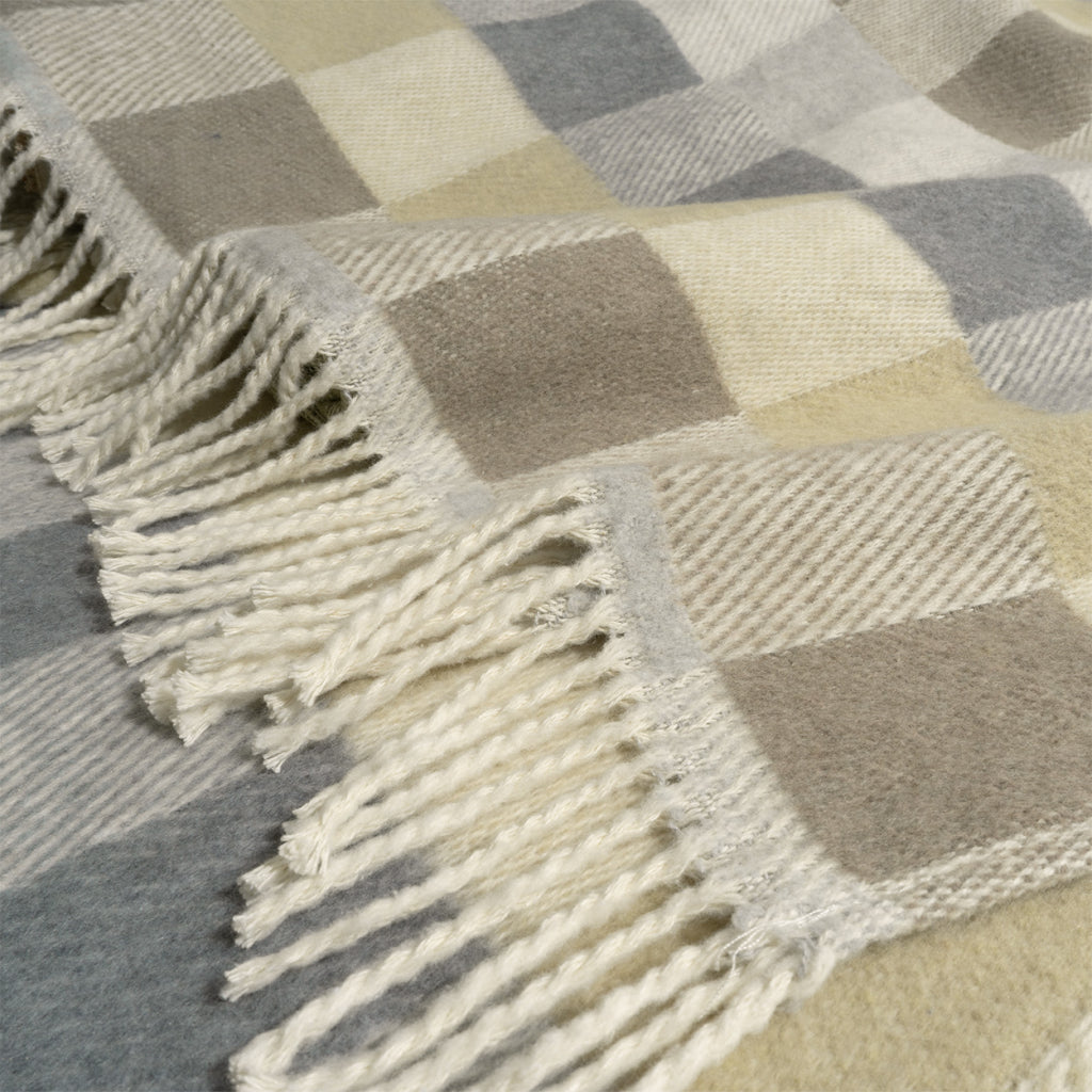 Cintia Throw | D.V. KAP Home