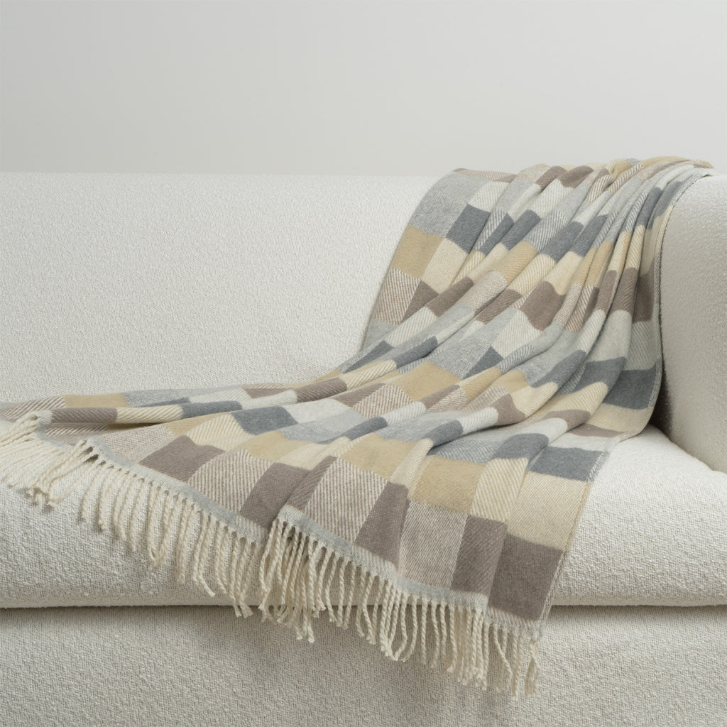 Cintia Throw | D.V. KAP Home