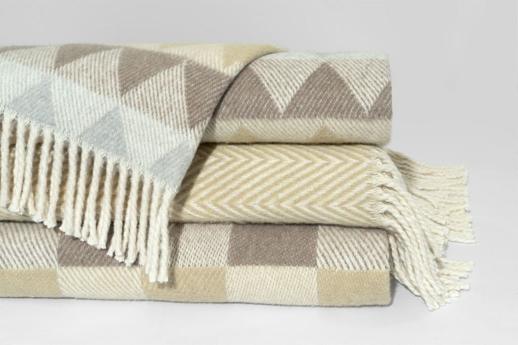 Cintia Throw | D.V. KAP Home